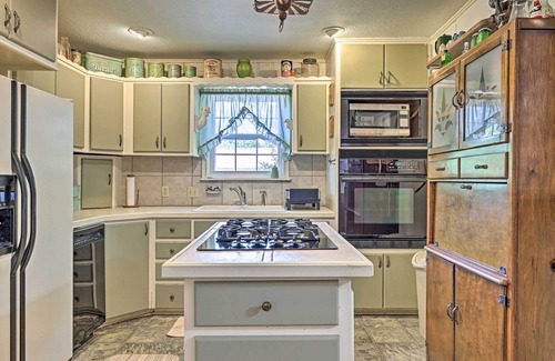 Llano House | Charming Llano Home: Pet-Friendly, Steps from Dining!
