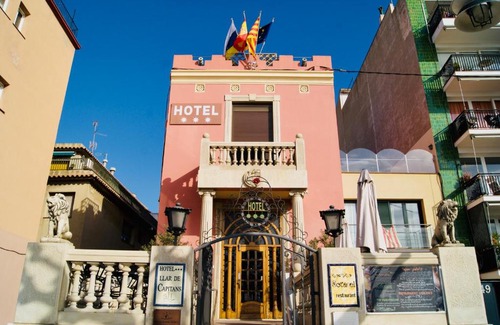 Masnou Hotel | Oceanfront Escape at Llar de Capitans - Pet Friendly Retreat