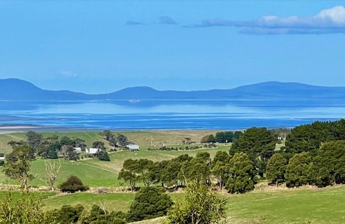 Foster North Bed & Breakfast | Unwind at Llarrinda Bed & Breakfast - Guest Rated 10/10