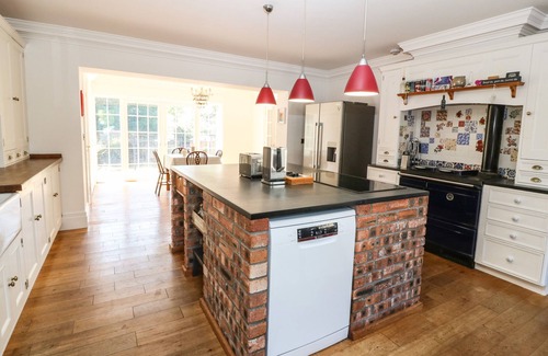 Amlwch House | Family-Friendly LLECHOG with Cozy Open Fire in Cemaes Bay