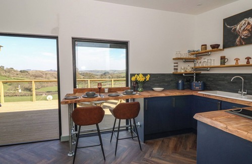 Llanddewi Ystradenny Cottage | LLETY CARIAD, pet friendly, with hot tub in Llandrindod Wells