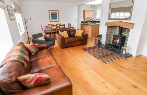 Llanfallteg House | Discover Llety'r Llwynog: Family-Friendly 4-Star Retreat