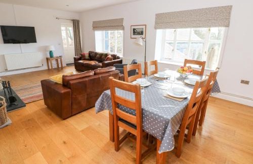 Llanfallteg House | Discover Llety'r Llwynog: Family-Friendly 4-Star Retreat