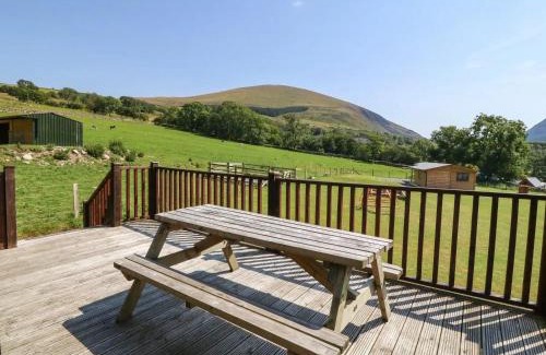 Brynrefail Ski Chalet | Experience Lletyr Bugail: Pet-Friendly Retreat, Rated 9.5