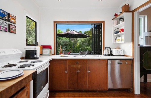 Taupo District House | Family-Friendly Llieno - Lake Taupo Holiday Home Awaits