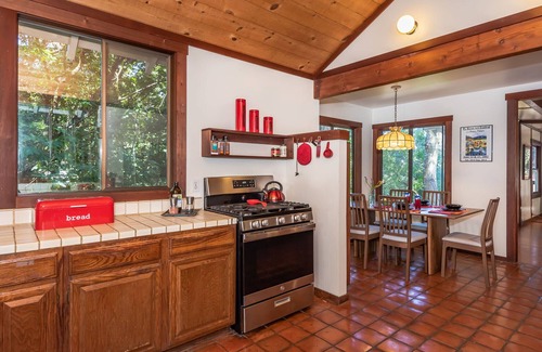 Inverness House | Unforgettable Oceanfront Retreat at Lloyds Lookout