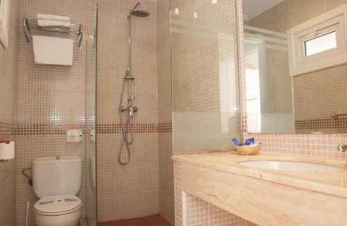 La Mata Apartment | Discover Lloyds Beach Club: Oceanfront Bliss Awaits You