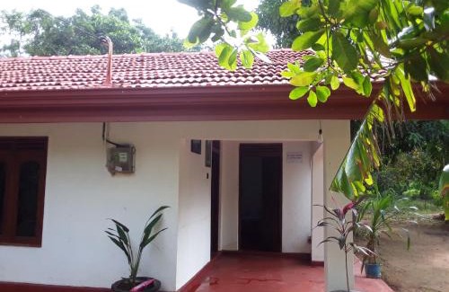 Pahala Maragahawewa House | Budget-Friendly LLT Room with Breakfast near Wilpattu