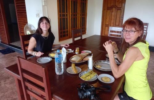 Pahala Maragahawewa Hotel | Pet-Friendly LLT Tourist Inn with Safari Jeep Adventures