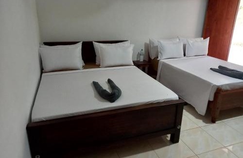 Pahala Maragahawewa Hotel | Pet-Friendly LLT Tourist Inn with Safari Jeep Adventures