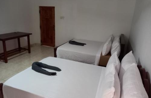 Pahala Maragahawewa Hotel | Pet-Friendly LLT Tourist Inn with Safari Jeep Adventures