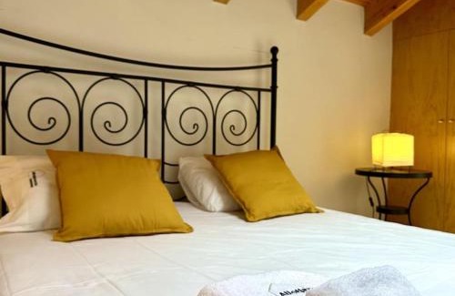 Montella I Martinet Apartment | Pet-Friendly Lludriga Accommodation in Martinet, Puigcerdá