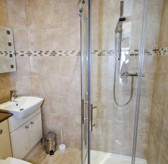 Aberystwyth Apartment | Pet-Friendly Oceanfront Retreat: Llys y Dderwen