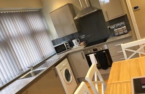 Aberystwyth Apartment | Pet-Friendly Oceanfront Retreat: Llys y Dderwen