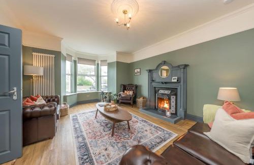Ty Croes House | Pet-Friendly Escape at Llywelyn-Fawr: Guest Rated 10/10