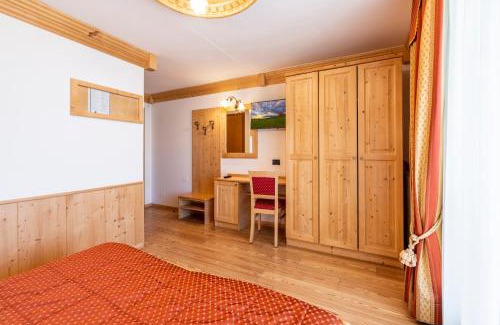 Fondo Hotel | Discover LM Rooms: Rated 9.1, Pet-Friendly Retreat