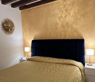 Castello Apartment | Pet-Friendly Stay at LN HOMES VENICE - Biennale Garden