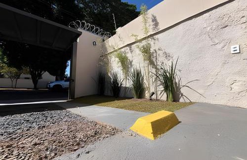 Umuarama Apartment | Budget-Friendly LN Studios: Pet and Child Friendly Retreat