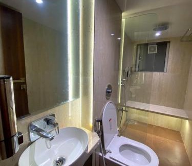 Mahabaleshwar Villa | Inviting LNT Villa with Pool and Family-Friendly Amenities