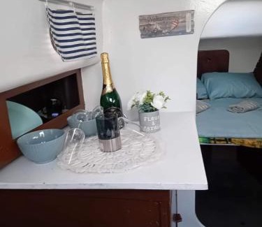 Vinne Boat Rental | Discover Comfort at Loď u Jančúra - Pet Friendly Stay