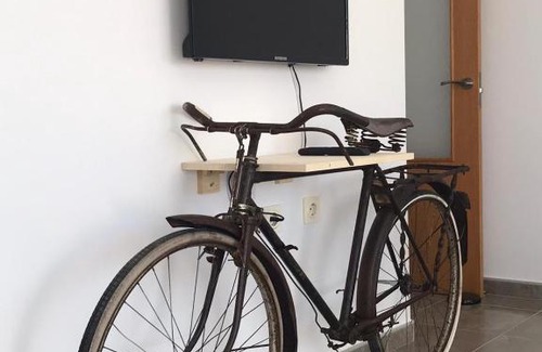 Camarles Apartment | Discover Lo Balconet: Family-Friendly Retreat with Top Ratings