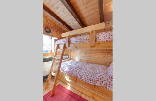 Sestriere Ski Chalet | Pet-Friendly Lo Chalet dello Sciatore: Breakfast Included