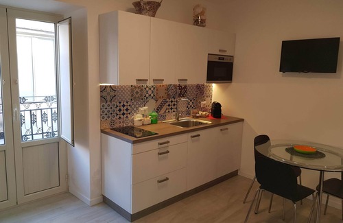 Old Town Apartment | Cozy Lo Duca Suite in Cefalù's Historic Center Awaits