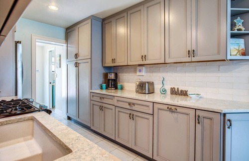 Marathon House | Lo-Key 1: Discover Your Slice of Paradise with Pool & Pet Friendly