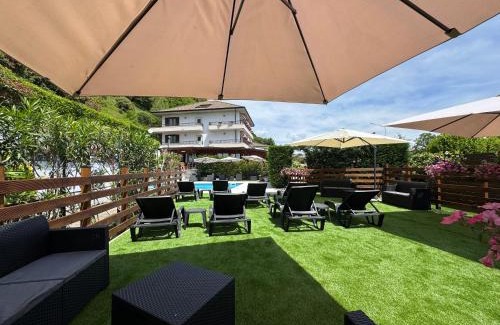 Massino Visconti Hotel | Discover Lo Scoiattolo: Oceanfront Bliss with Pool Access