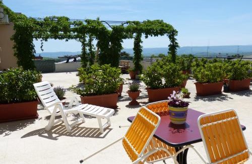 Matera Apartment | Discover Lo Scrigno: Family-Friendly Stay with High Ratings