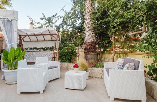 San Leonardo Apartment | Pet Friendly Retreat at Appartamento - Le Saline, Rated 9.3