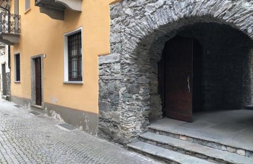 Casteldelfino House | Pet-Friendly Escape at Lo Stambecco - Rated 10/10!