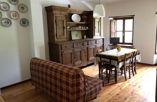 Casteldelfino House | Pet-Friendly Escape at Lo Stambecco - Rated 10/10!