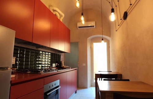 Pisa City Centre Apartment | Guest Rated 10/10: Lo Strullo One Bedroom Suite Awaits