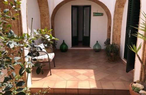 Morciano di Leuca House | Explore Oceanfront Bliss at Lo Studio - Camilla's Guesthouse