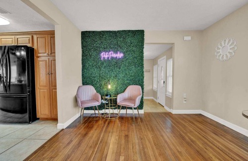 Lynn Haven House | Ultimate Loaded House & Guest House with Game Room & Gym