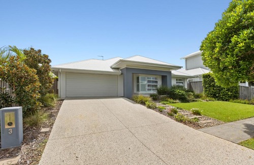 Casuarina House | Indulge in Lobelia by Kingscliff - Family-Friendly Retreat