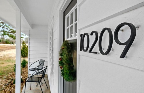 Rogers House | Loblolly Pines - Private Bike Trail & Family-Friendly Retreat