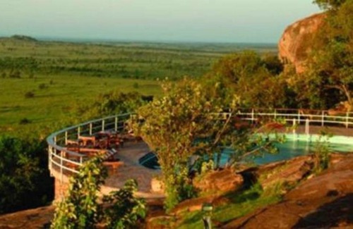 Olakira Camp Cabin | Exceptional Lobo Wildlife Lodge: Pool, Breakfast & Family Fun