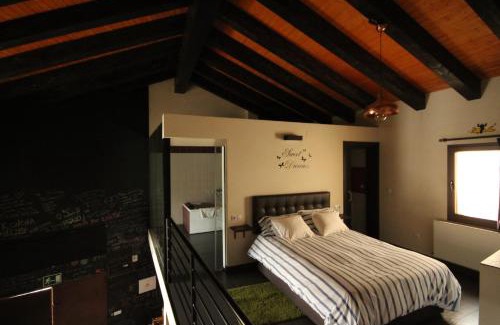 Casas del Abad House | Relax at Loboratorio Rural-Cuenta hasta 3: Pet-Friendly Escape