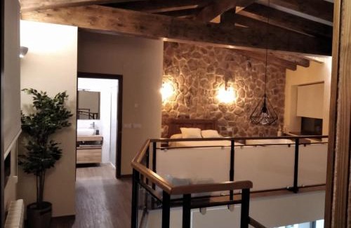Cabezas Bajas House | Explore Loboratorio Rural - La Majada del Acebo Retreat