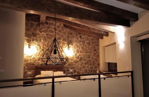 Cabezas Bajas House | Explore Loboratorio Rural - La Majada del Acebo Retreat