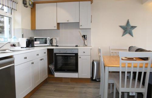 Seaton House | Pet-Friendly Oceanfront Escape at Lobster Pot - Mount Brioni