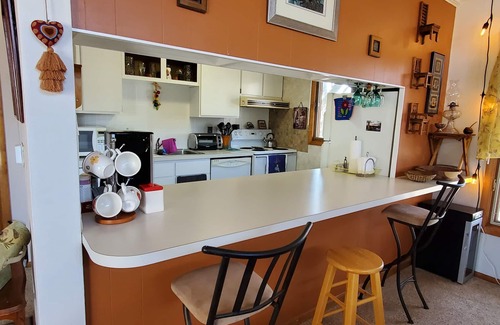 Cedar Falls Apartment | Experience Local Comfort with International Flair