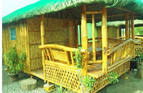 Bacnotan Cottage | Family-Friendly Ocean Breeze - Bahay Kubo Retreat