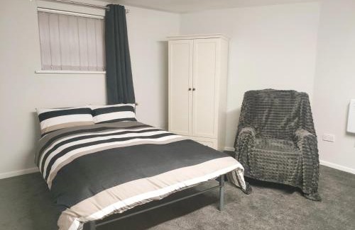 Brierley Hill Apartment | Convenient Stay Near Russells Hall Hospital