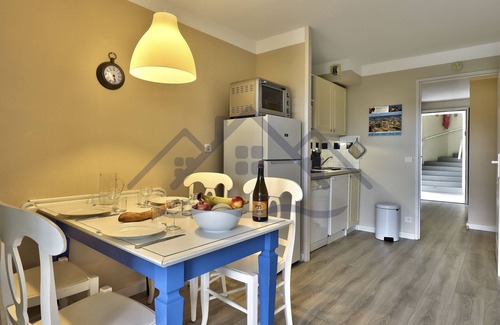 Finistere Apartment | Cozy Bungalow with Sea View and Pool Access