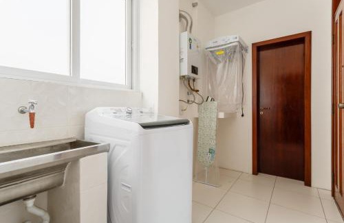 Centro Apartment | Prime Location at Beiramar Norte - Family Friendly Stay
