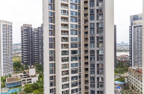 Xiangzhou District Apartment | Discover Locals Boutique Apartment at Huafa Plaza 33