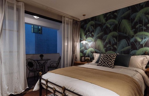 Liwan Apartment | Explore Locals Apartment Near Changshoulu Subway Station